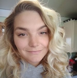 Meet your Posher, Kacey